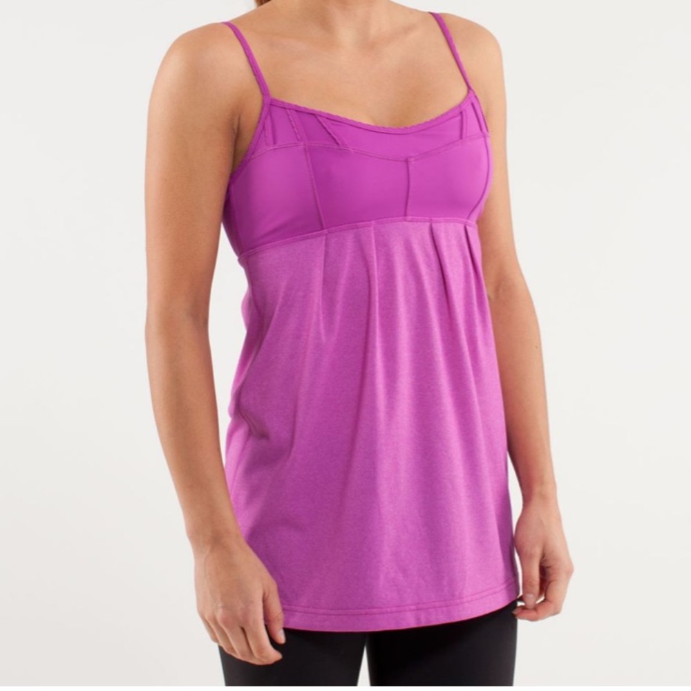 Lululemon Debut workout top
